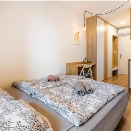 Apartamento New With Free Parking In A Garage