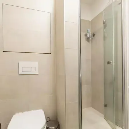 New With Free Parking In A Garage 布拉迪斯拉发