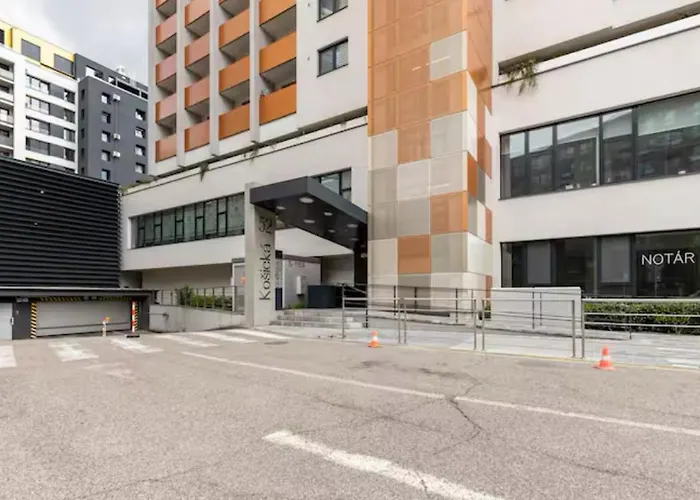 New With Free Parking In A Garage * ברטיסלאבה